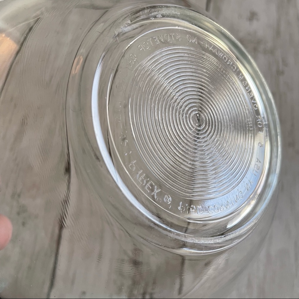 PREOWNED VINTAGE PYREX CLEAR FLORAL MIXING BOWL 1.5L GLASS - Picture 8 of 8